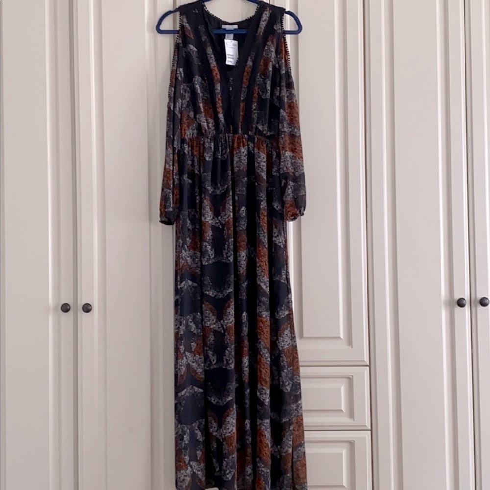 Peep shoulder gown